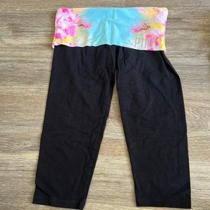 Victoria Secret Pink XSmall Petite Floral Yoga Capri Leggings